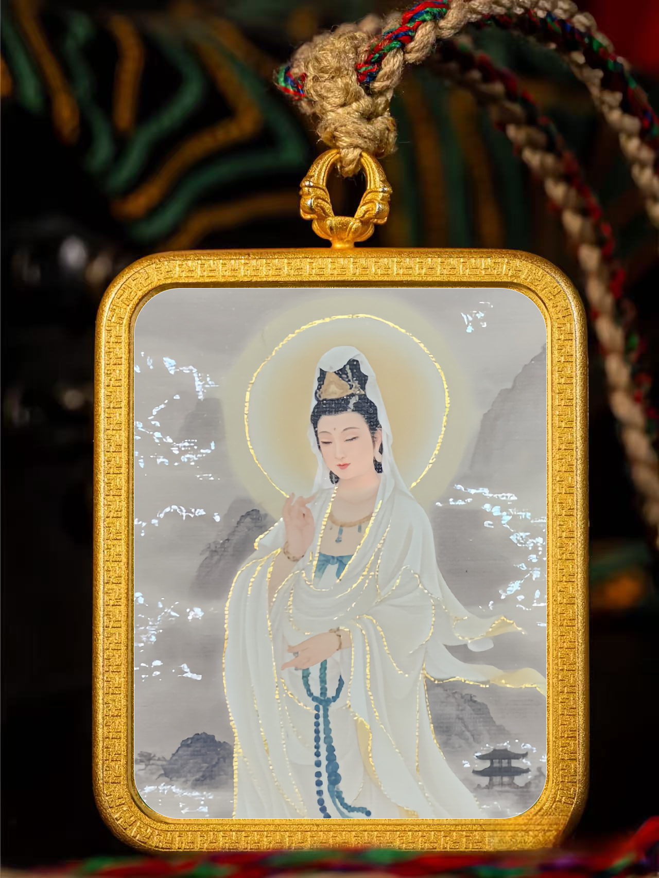 Golden Vajra Mirror Guanyin Tangka symbolizes blessing, gain, disaster relief, compassion, wisdom, perfection, power, boundless protection of sentient beings.