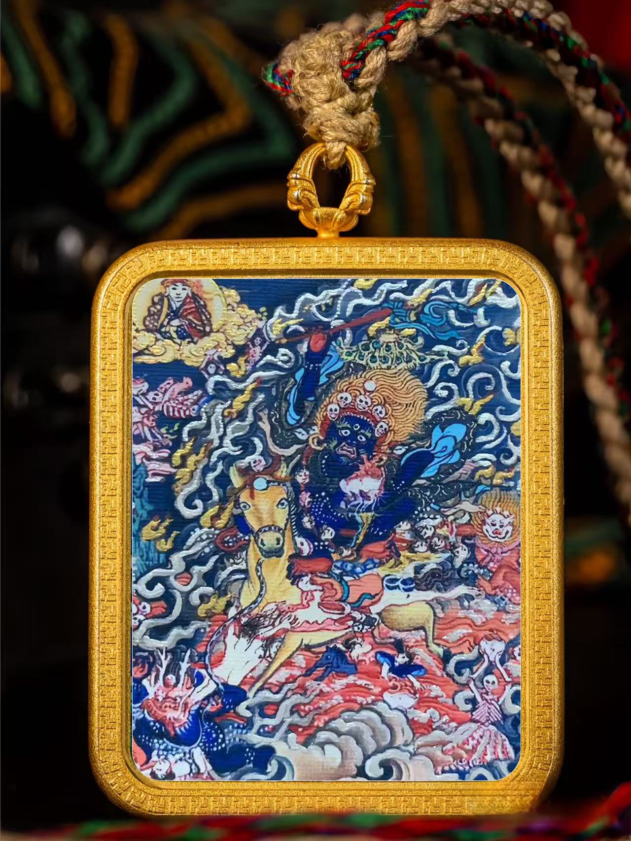 Golden Vajra Mirror The auspicious heavenly mother Tangka symbolizes the protection of Buddhism, warding off evil and dispelling disasters, contains compassion, gains blessings, and gives wealth to dominate fate.